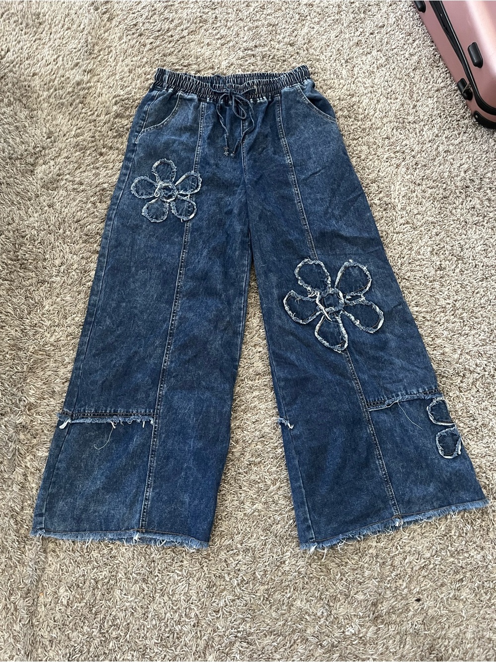 Medium Blue Wide Leg Stretchy Waistband Floral Appliqué Jeans Women's Size L - Picture 3 of 16